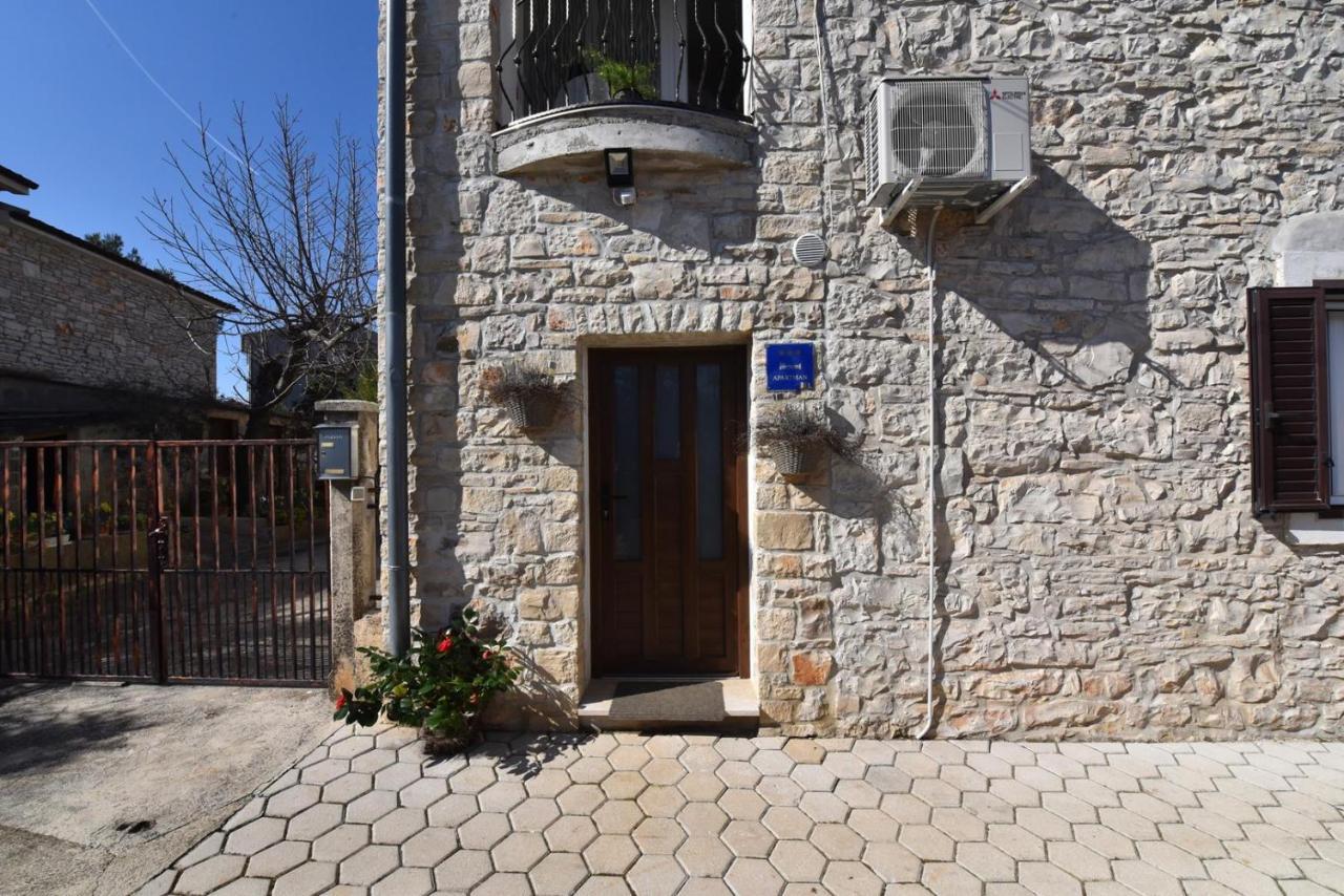 Apartment Nona Tar-Vabriga Exterior photo