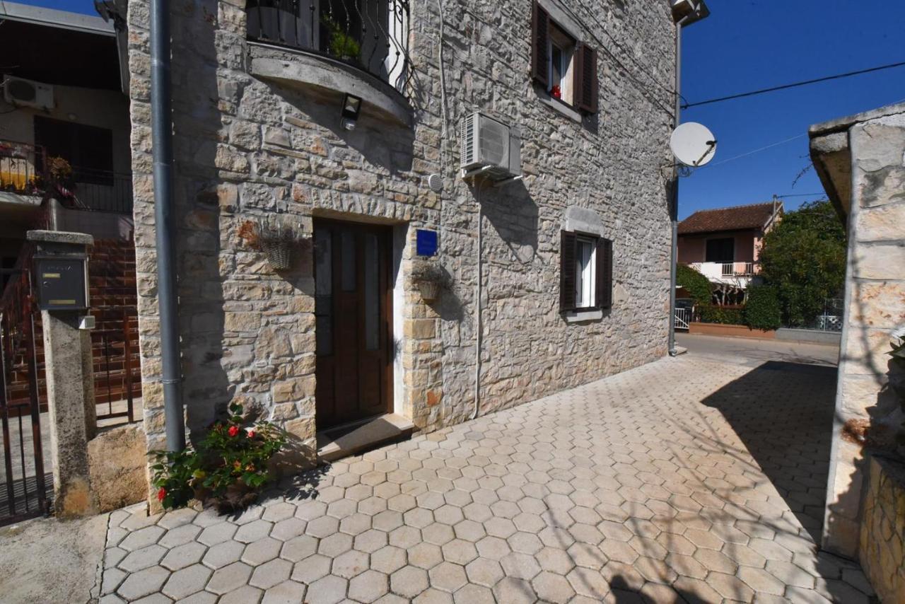 Apartment Nona Tar-Vabriga Exterior photo